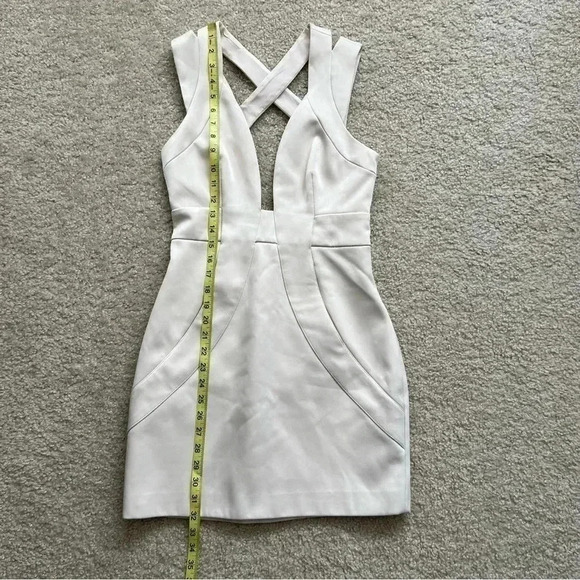 StyleStalker Cut Out Mini Short Dress Cream Women’s Size Small Pockets - Picture 9 of 16